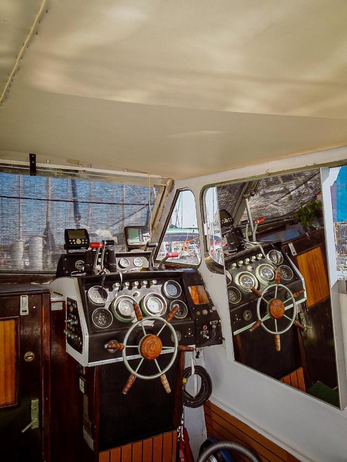 Hotel Precioso Barco En Barcelona à Badalona Extérieur photo