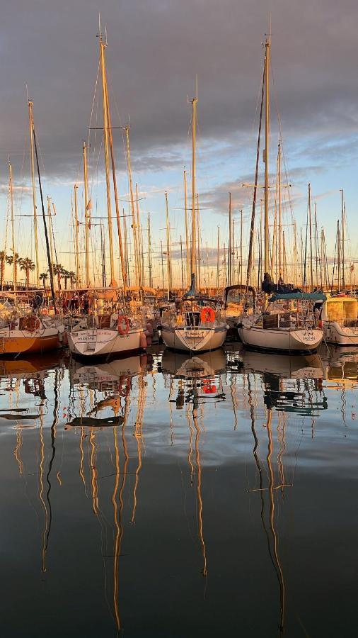 Hotel Precioso Barco En Barcelona à Badalona Extérieur photo